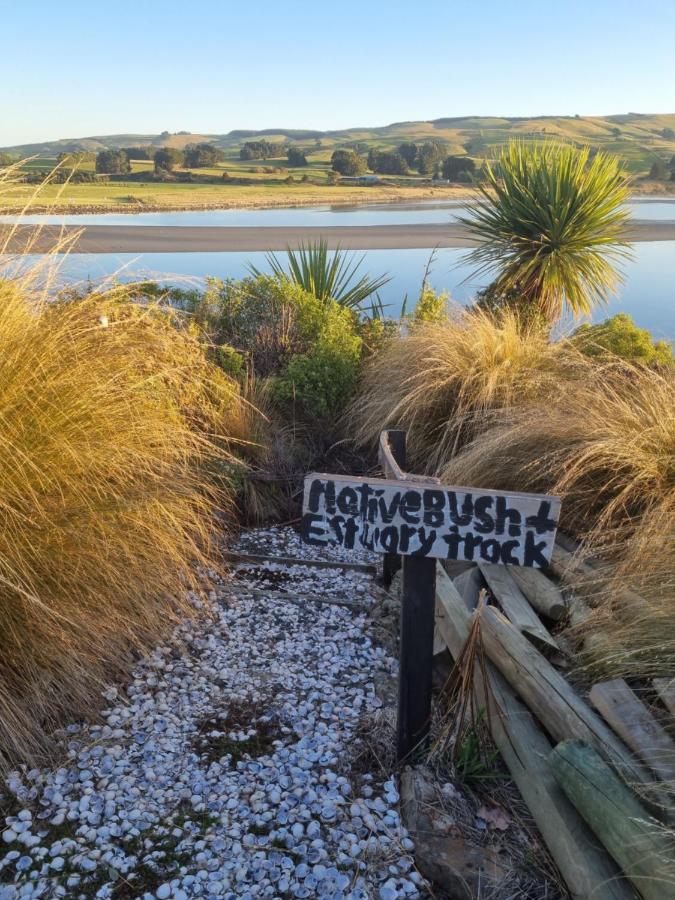 Catlins Lake Sanctuary Owaka Экстерьер фото